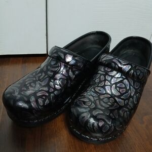 Dansko Comfort Clogs Black Purple Floral Patent Leather Slip Resistant Women's36